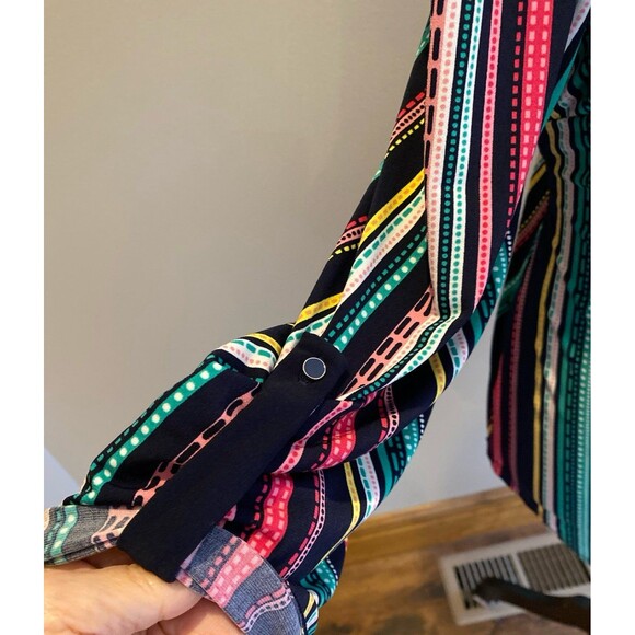 Cato Est 1946 Blouse Size 14 16W Top V Neck Green Pink 3/4 Sleeves  Hi Low Hem - Picture 3 of 10